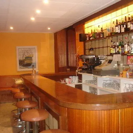 Santa Ana * Λορέτ Ντε Μαρ